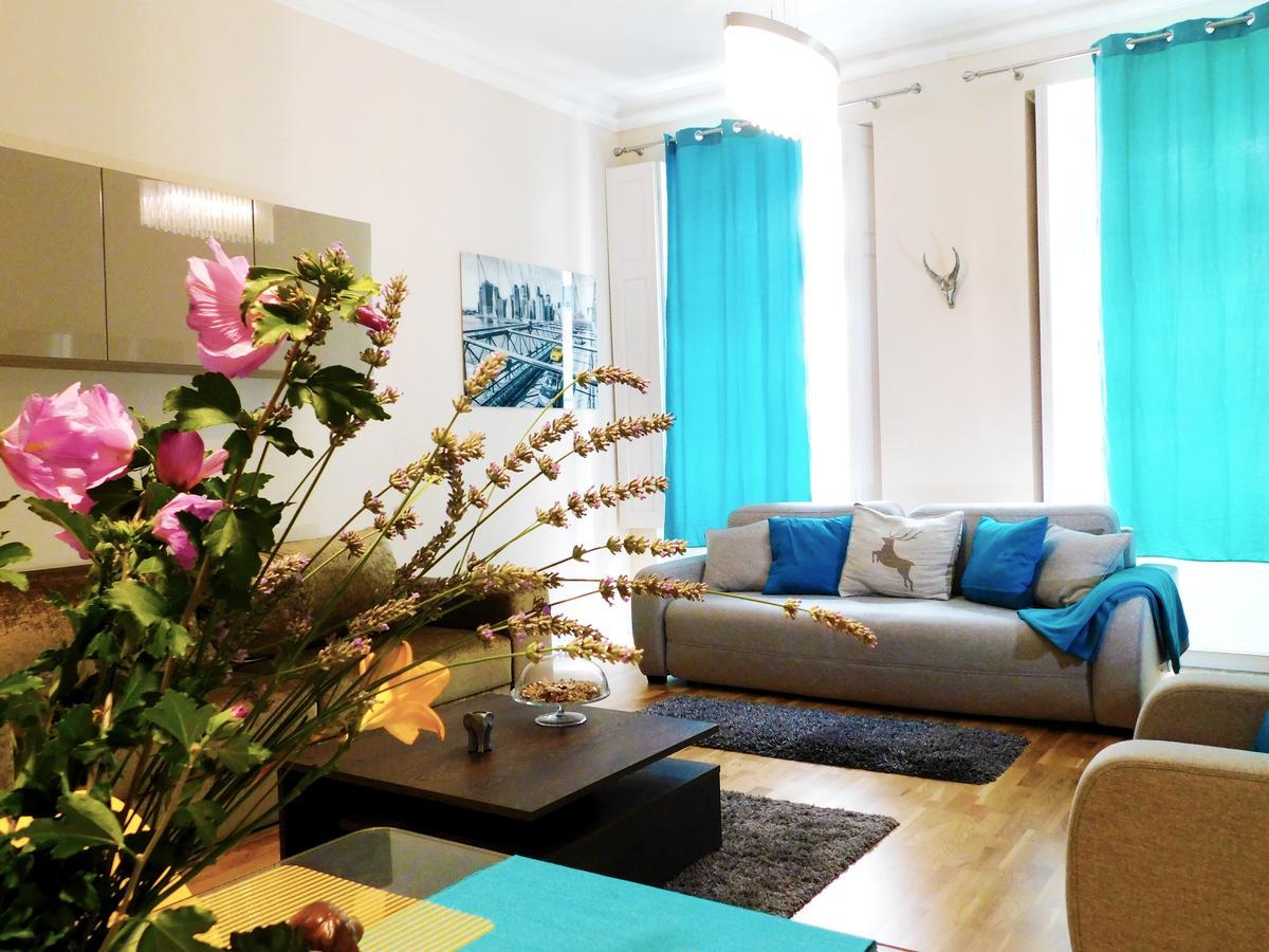 Wonder Deer Luxury Apartment At The Opera Self Check-In บูดาเปสต์ ภายนอก รูปภาพ