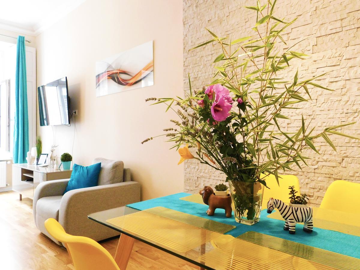 Wonder Deer Luxury Apartment At The Opera Self Check-In บูดาเปสต์ ภายนอก รูปภาพ